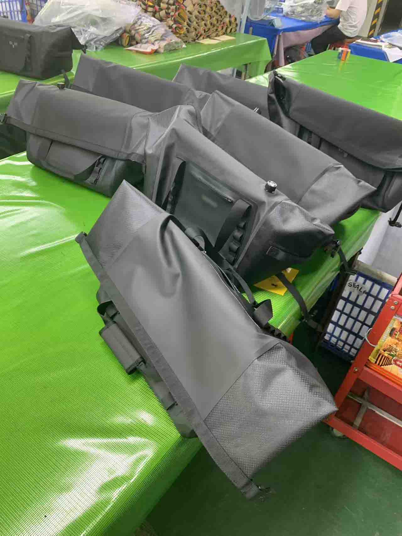 Sealock သည် ပြည်ပအမှတ်တံဆိပ်တစ်ခုအတွက် Welded Waterproof Gear Bags ၏ OEM ထုတ်လုပ်မှုကို အပြီးသတ်ပါသည်။