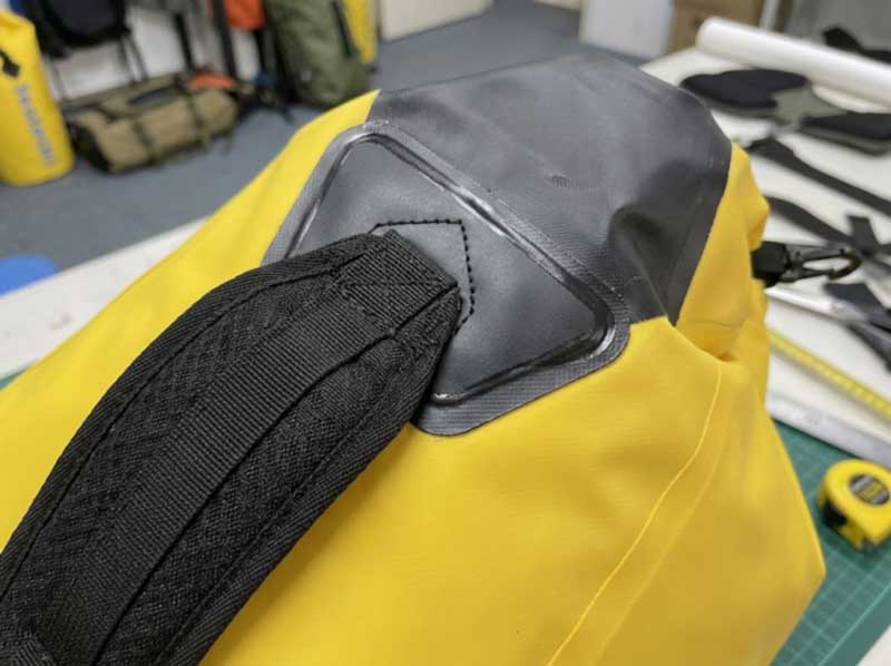 Dry Bag ကျောပိုးအိတ်များ- ခြောက်သွေ့သောအိတ်သည် ပခုံးကြိုးများရရှိသောအခါ ဘာတွေပြောင်းလဲသွားလဲ။